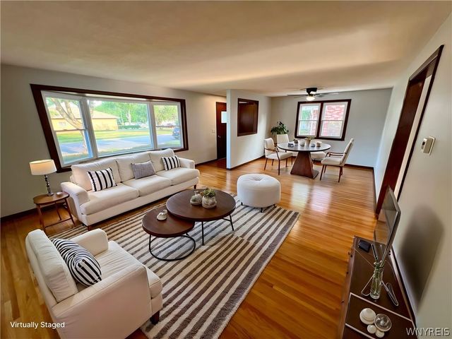 17 Greenhill, West Seneca, NY 14224