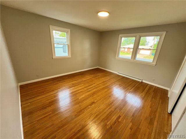 17 Greenhill, West Seneca, NY 14224