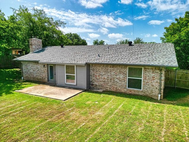 1214 Vivienne Street, Weatherford, TX 76086