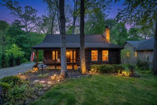 410 Apple Hill Drive N, Howard, OH 43028