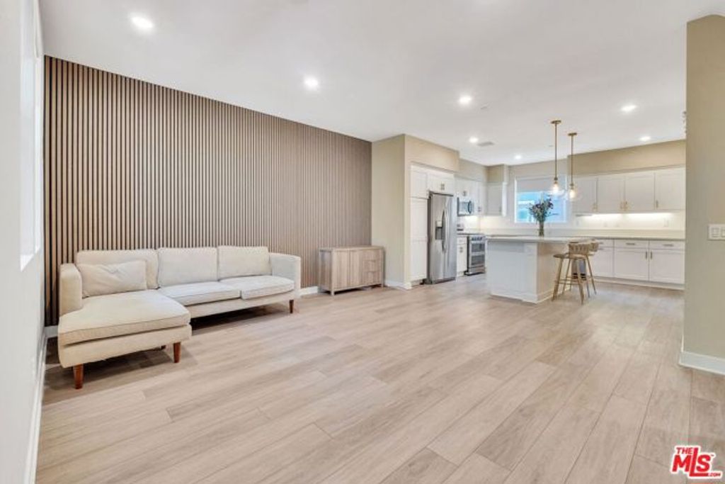 7556 Landon Lane, Gardena, CA 90248