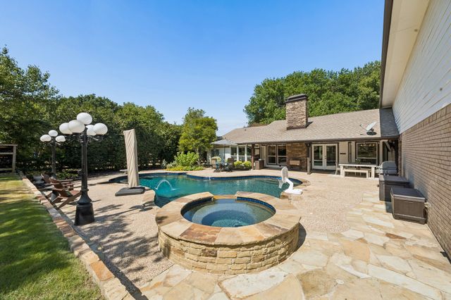520 Cottonwood Place, Fairview, TX 75069