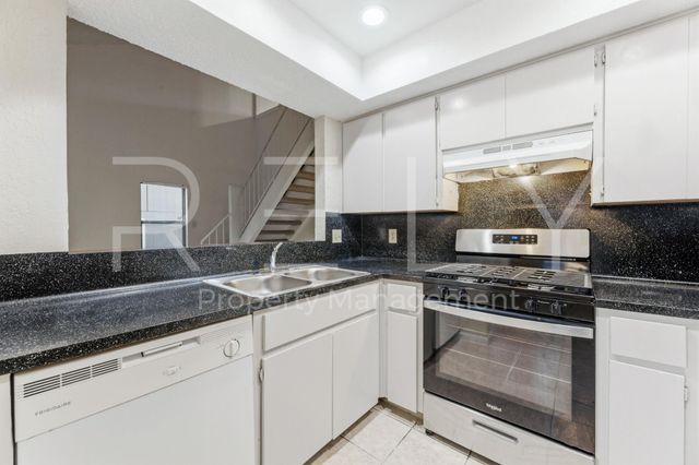 1005 Milford WAY A, Austin, TX 78745