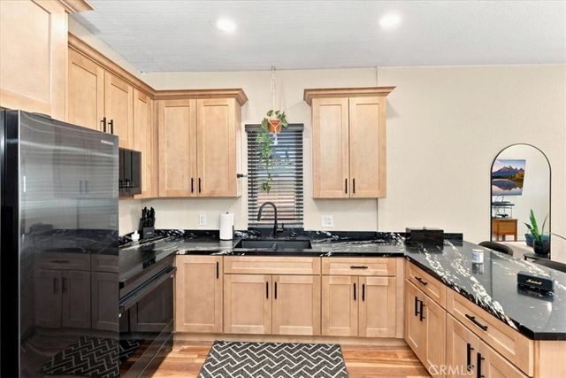 846 N 4th Avenue, Upland, CA 91786