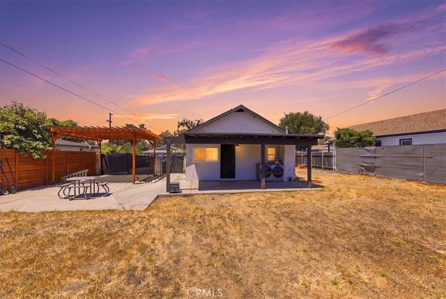 846 N 4th Avenue, Upland, CA 91786