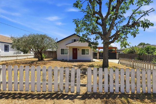 846 N 4th Avenue, Upland, CA 91786