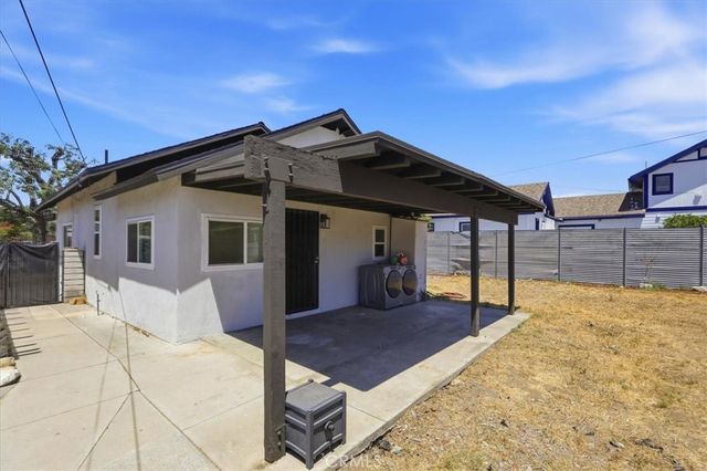 846 N 4th Avenue, Upland, CA 91786