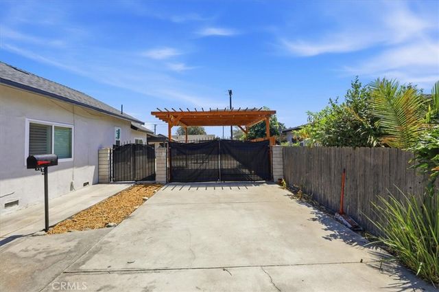846 N 4th Avenue, Upland, CA 91786