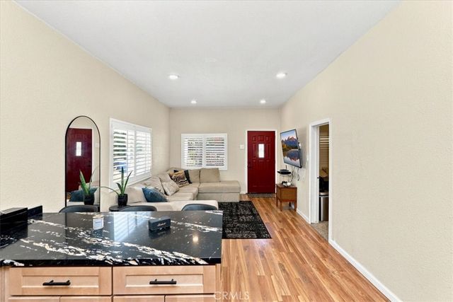 846 N 4th Avenue, Upland, CA 91786
