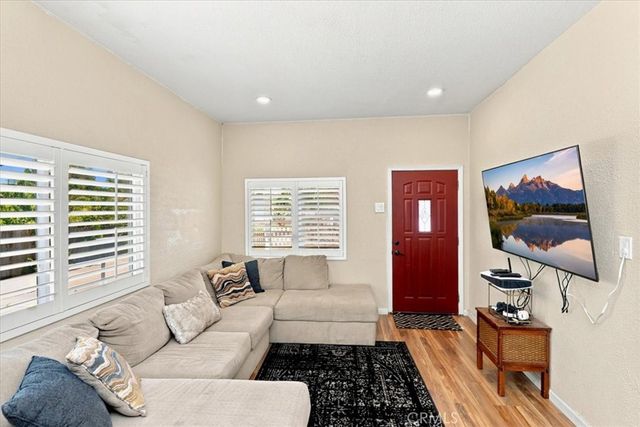 846 N 4th Avenue, Upland, CA 91786