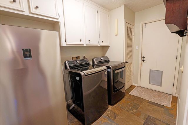 3911 Crow Valley Drive, Missouri City, TX 77459