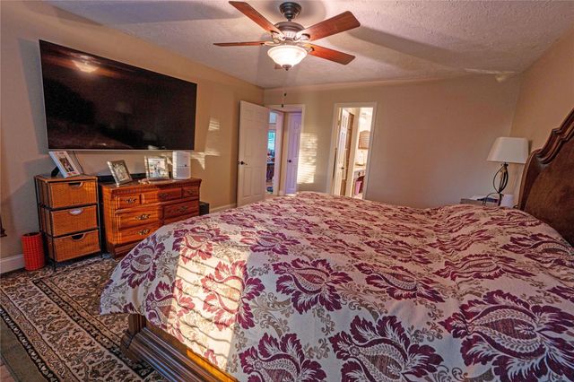 3911 Crow Valley Drive, Missouri City, TX 77459