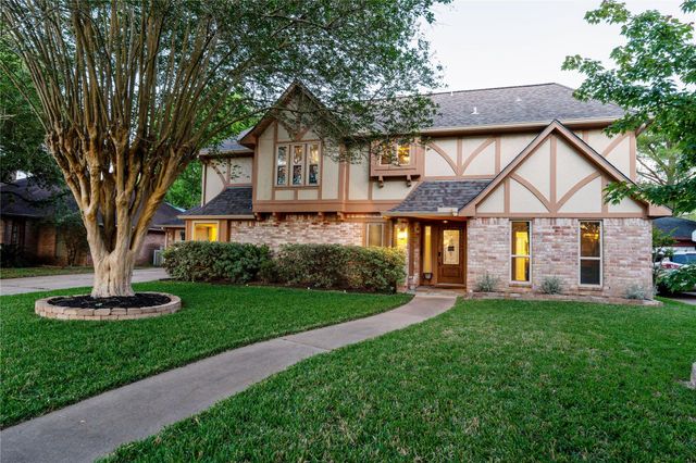 3911 Crow Valley Drive, Missouri City, TX 77459