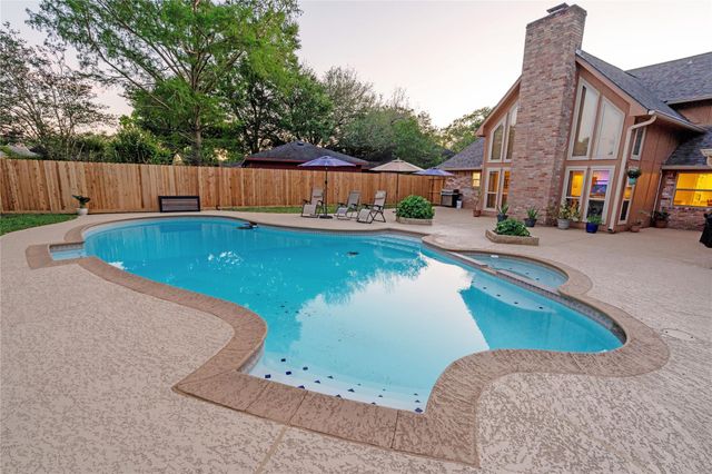 3911 Crow Valley Drive, Missouri City, TX 77459