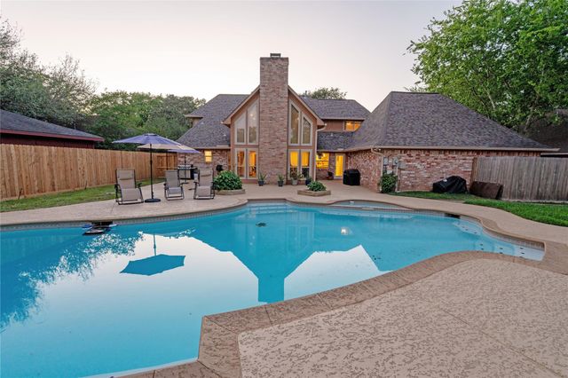 3911 Crow Valley Drive, Missouri City, TX 77459