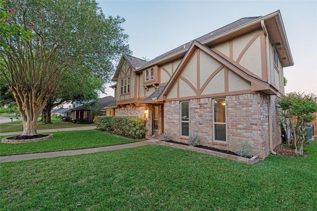3911 Crow Valley Drive, Missouri City, TX 77459