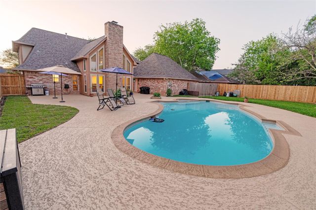 3911 Crow Valley Drive, Missouri City, TX 77459