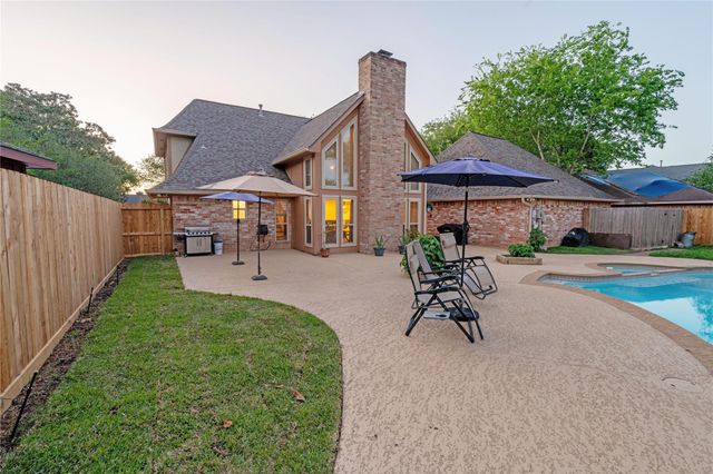 3911 Crow Valley Drive, Missouri City, TX 77459