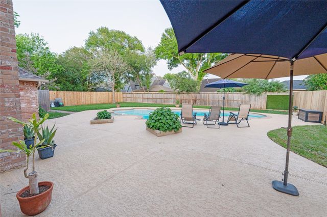 3911 Crow Valley Drive, Missouri City, TX 77459