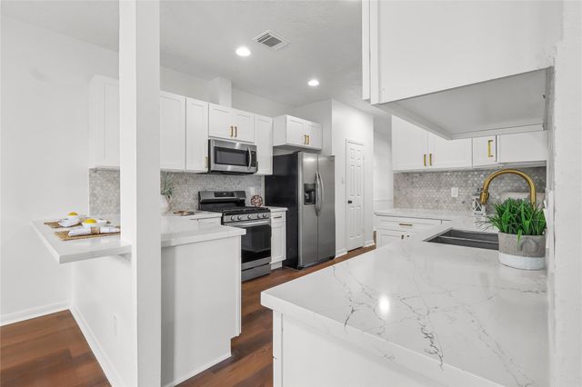 2118 Gemini Street, Houston, TX 77058