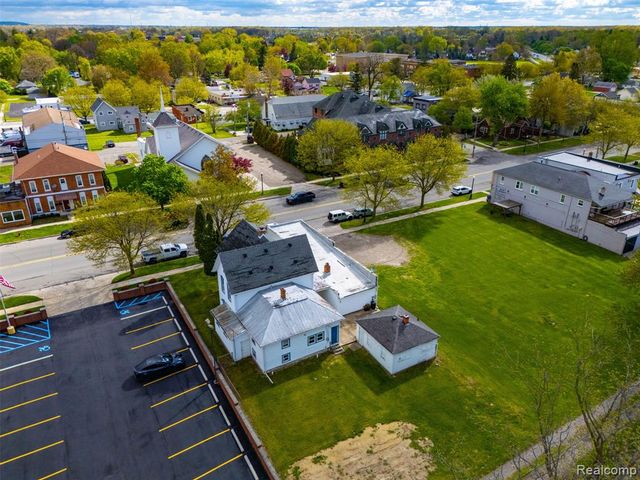 26249 E Huron River Drive, Flat Rock, MI 48134