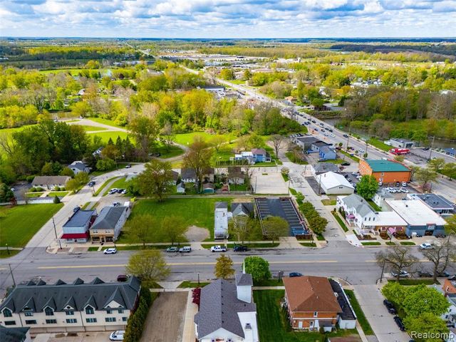 26249 E Huron River Drive, Flat Rock, MI 48134
