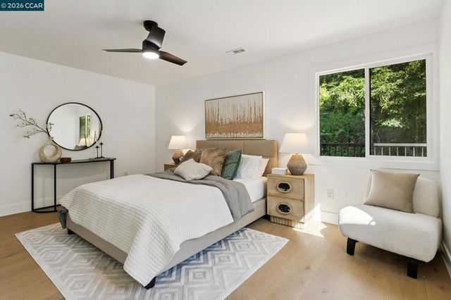 602 Big Bend Dr, Pacifica, CA 94044