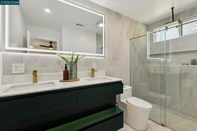 602 Big Bend Dr, Pacifica, CA 94044