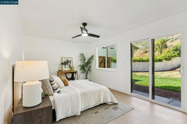 602 Big Bend Dr, Pacifica, CA 94044