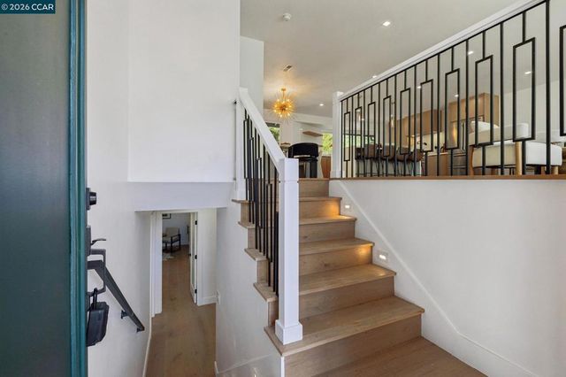 602 Big Bend Dr, Pacifica, CA 94044