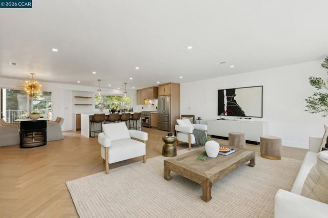 602 Big Bend Dr, Pacifica, CA 94044