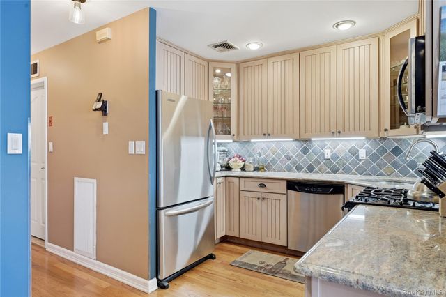 659 E Broadway B, Long Beach, NY 11561