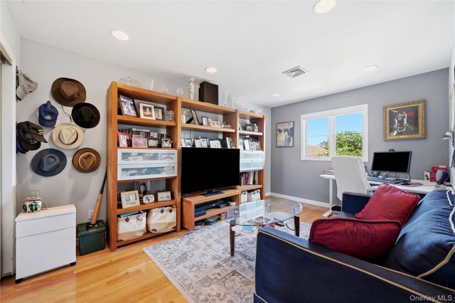 659 E Broadway B, Long Beach, NY 11561