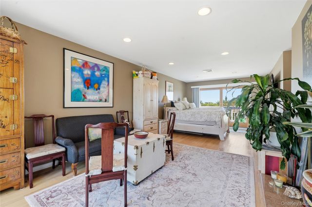 659 E Broadway B, Long Beach, NY 11561