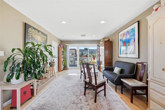 659 E Broadway B, Long Beach, NY 11561