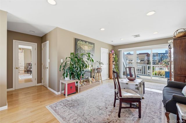 659 E Broadway B, Long Beach, NY 11561