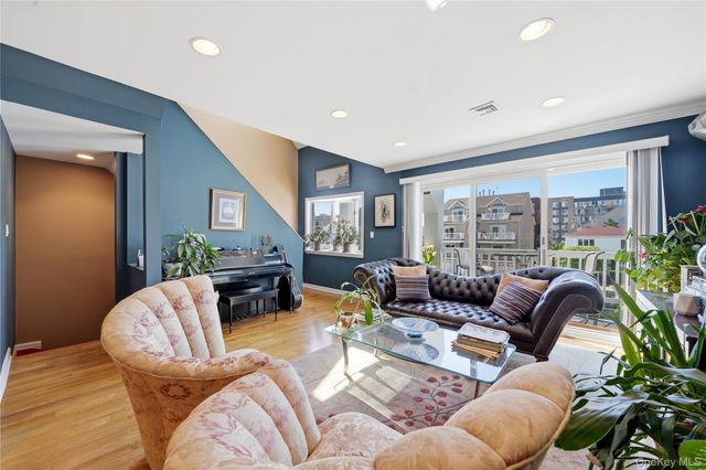 659 E Broadway B, Long Beach, NY 11561
