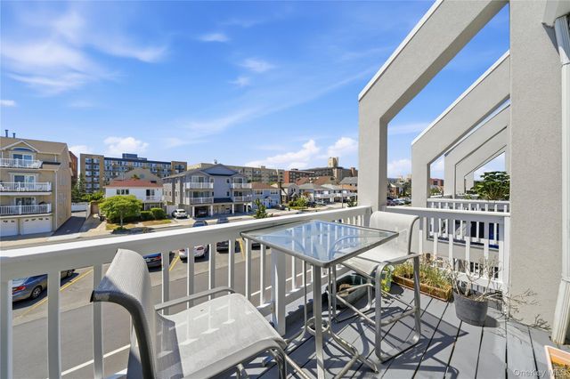 659 E Broadway B, Long Beach, NY 11561