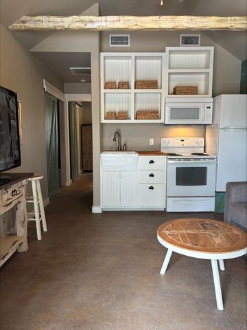 5481 Highway 35 N 6, Rockport, TX 78382