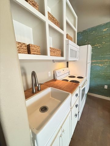 5481 Highway 35 N 6, Rockport, TX 78382