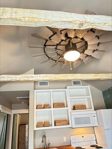 5481 Highway 35 N 6, Rockport, TX 78382