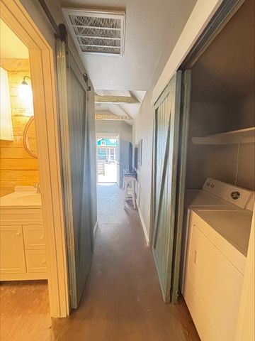 5481 Highway 35 N 6, Rockport, TX 78382