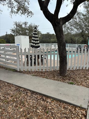 5481 Highway 35 N 6, Rockport, TX 78382