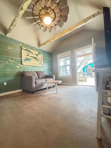 5481 Highway 35 N 6, Rockport, TX 78382