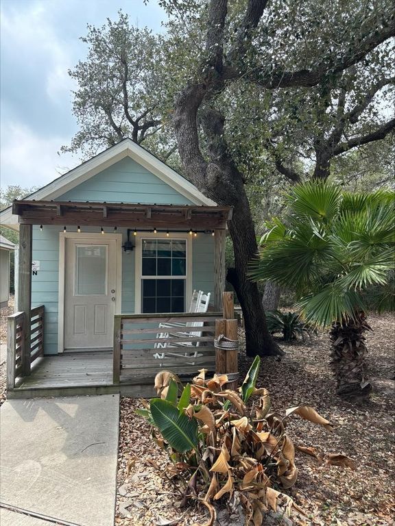 5481 Highway 35 N 6, Rockport, TX 78382