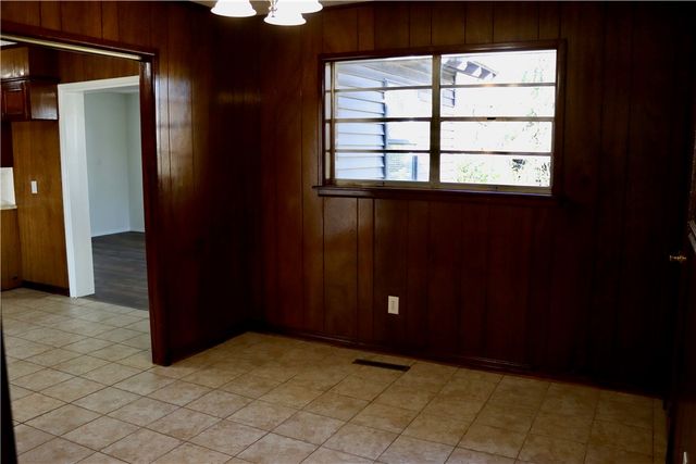 1308 W Oakland Street, Clarksville, AR 72830