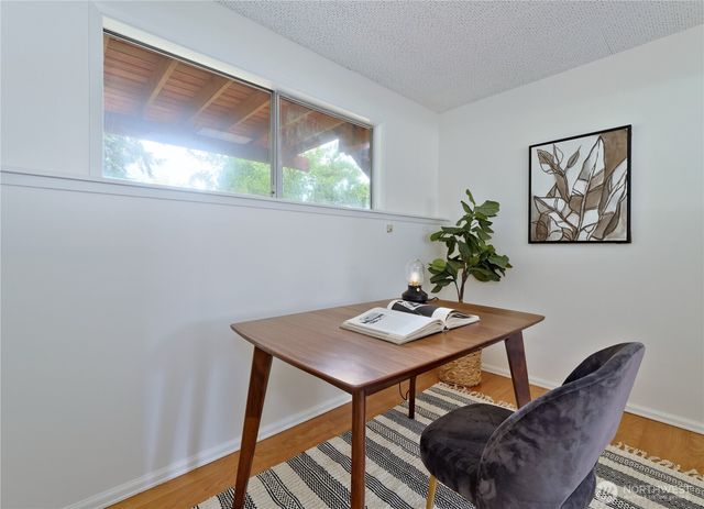 10417 NE 142 Street, Kirkland, WA 98034