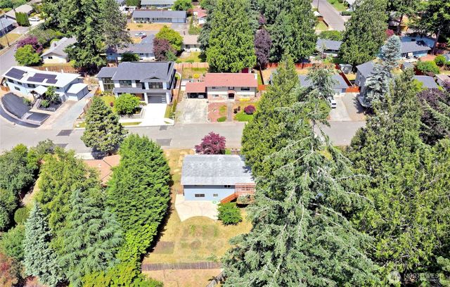 10417 NE 142 Street, Kirkland, WA 98034