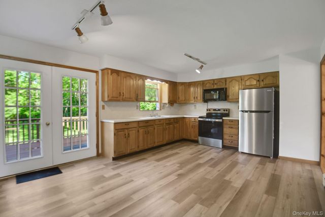 175 Overocker Road, Poughkeepsie, NY 12603
