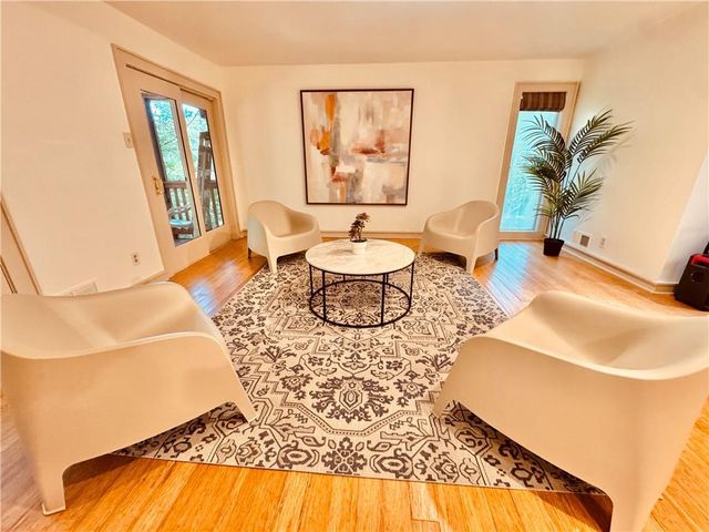 175 River Court Parkway, Atlanta, GA 30328